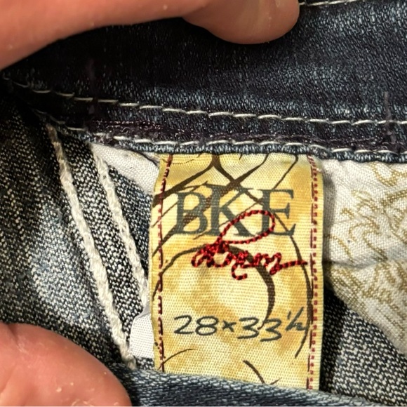 BKE - Picture 2 of 2